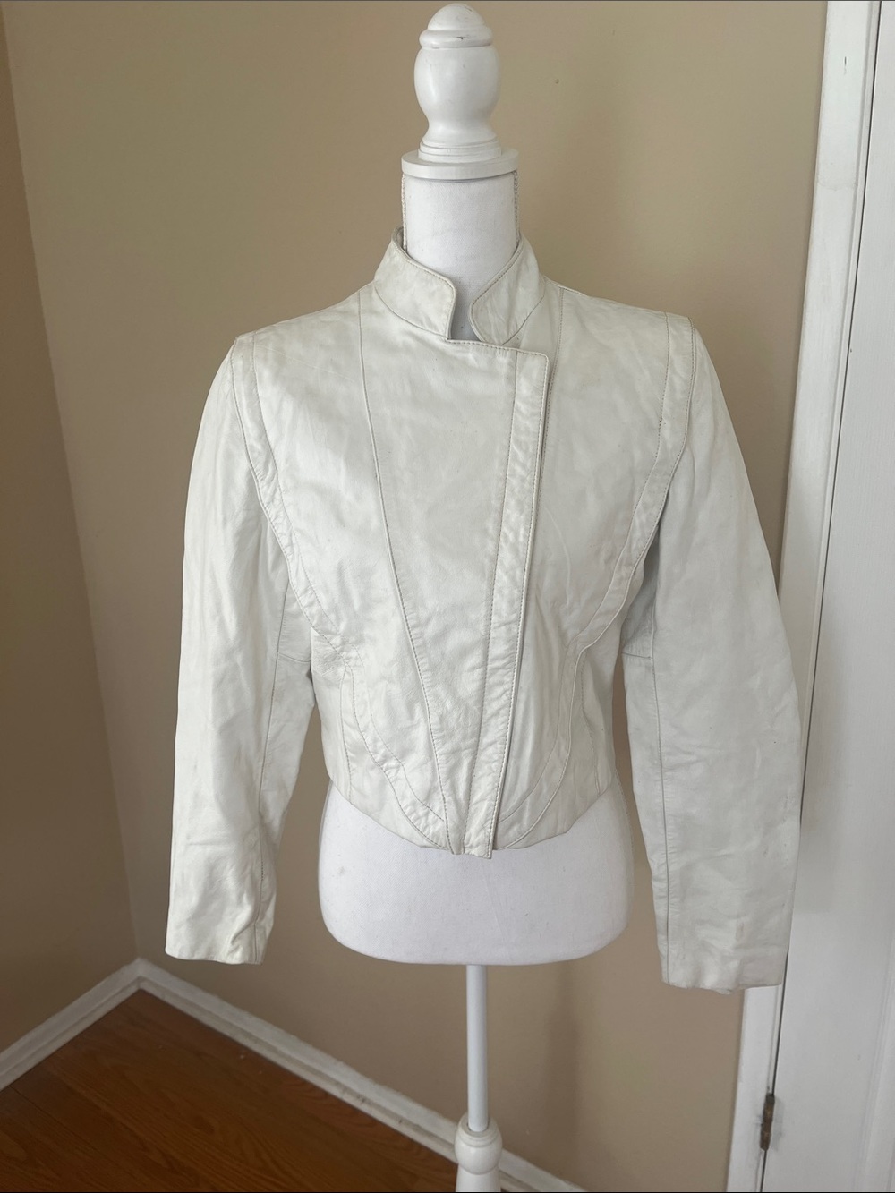 Vintage Wilsons fitted jacket cropped White Leather Jacket 70’s 80’s